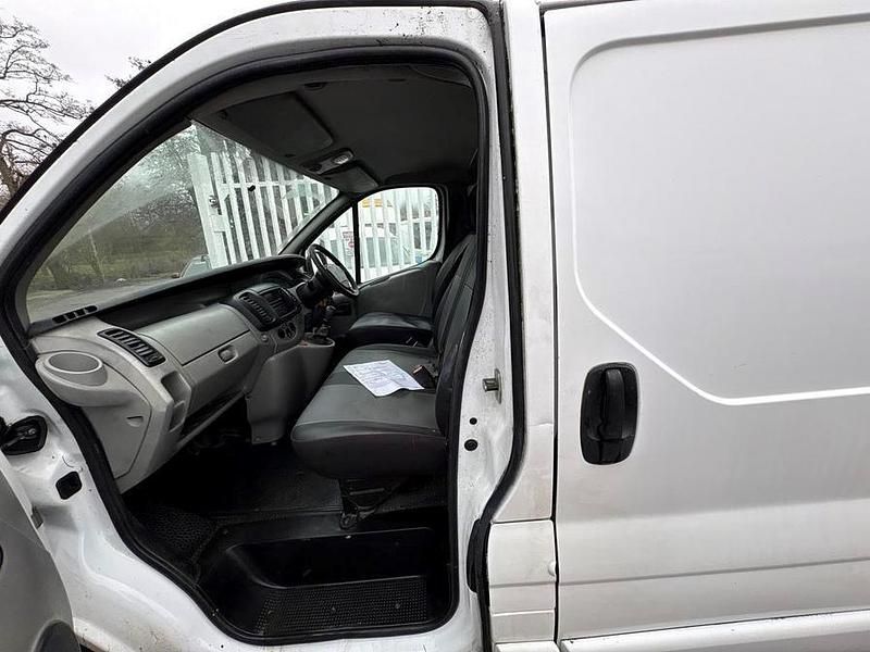 Used Renault Trafic 2007 White MPV