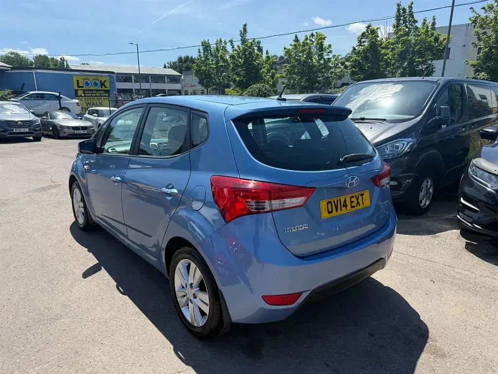 Used Hyundai ix20 Active 125 HP (91 kW) 2014 Blue Hatchback