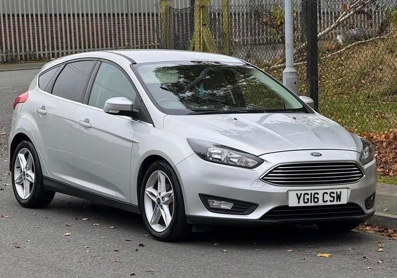 Used Ford Focus Zetec 2016 Silver Hatchback