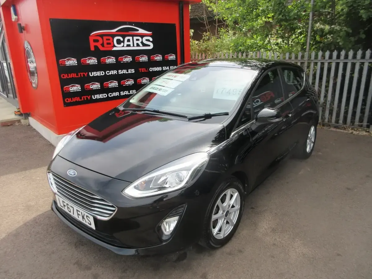 Used Ford Fiesta Zetec 70 HP (51 kW) 2017 Black Hatchback