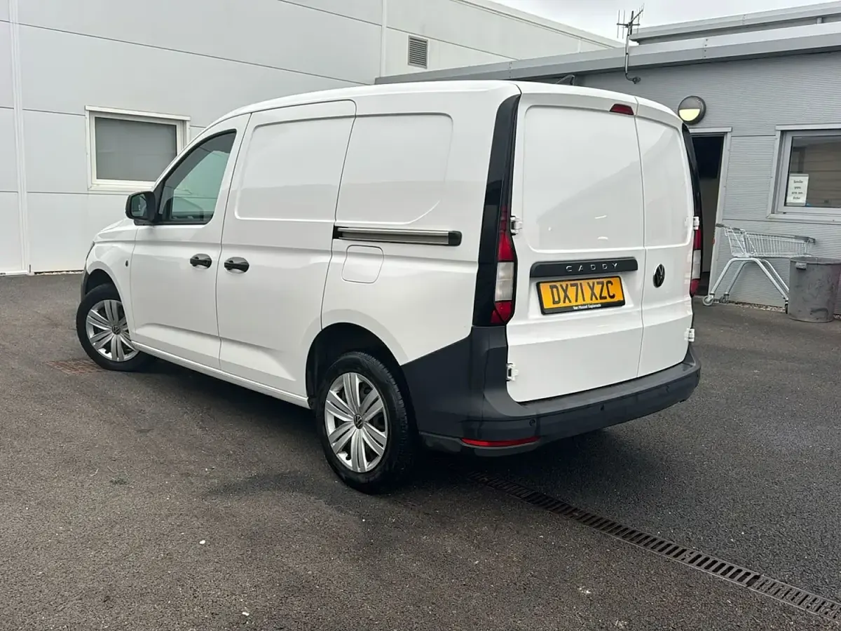 Used VW Caddy 114 HP (83 kW) 2021 White MPV