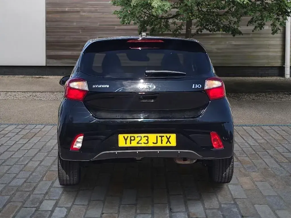 Used Hyundai i10 Premium 67 HP (49 kW) 2023 Black Hatchback