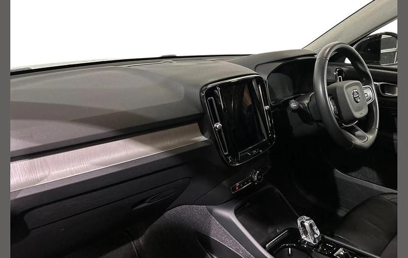 Used Volvo XC40 Inscription 161 HP (118 kW) 2021 Black SUV