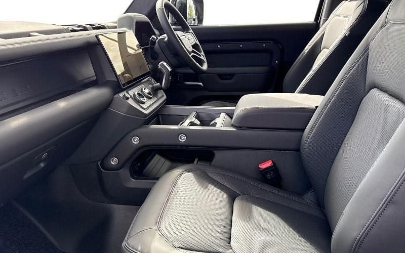 New Land Rover Defender SE Dynamic 249 HP (183 kW) 2025 SUV