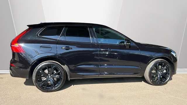 Used Volvo XC60 Plus 247 HP (181 kW) 2024 Black SUV