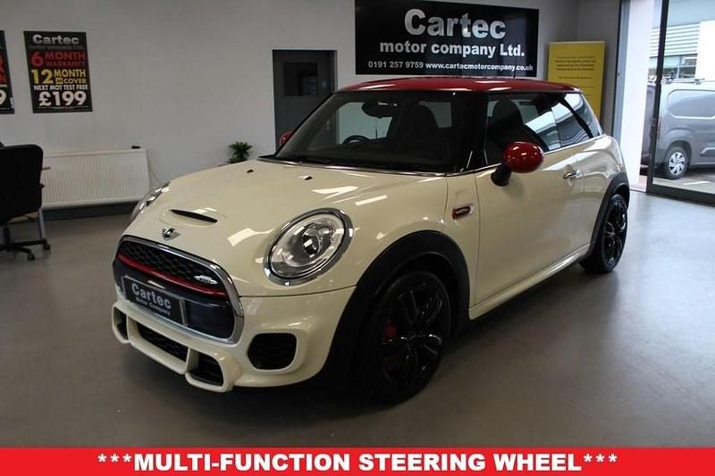 Used Mini John Cooper Works Hatch 231 HP (169 kW) 2017 White Hatchback