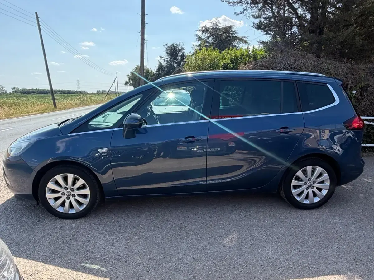 Used Vauxhall Zafira 2016 Blue MPV