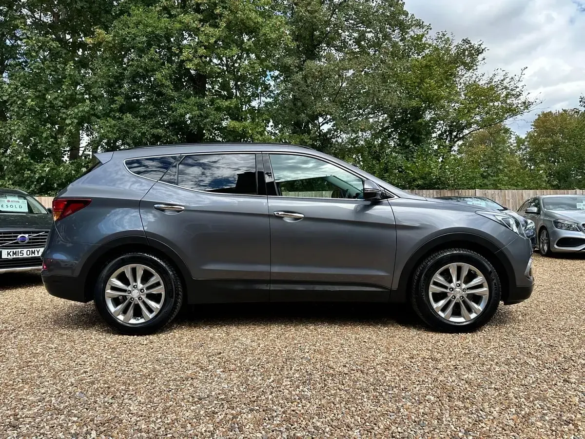 Used Hyundai Santa Fe Premium 200 HP (147 kW) 2017 Silver SUV