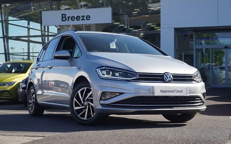 Used 2020 VW Golf VII Edition Hatchback | £16,390 (Super price) - Image 1/4