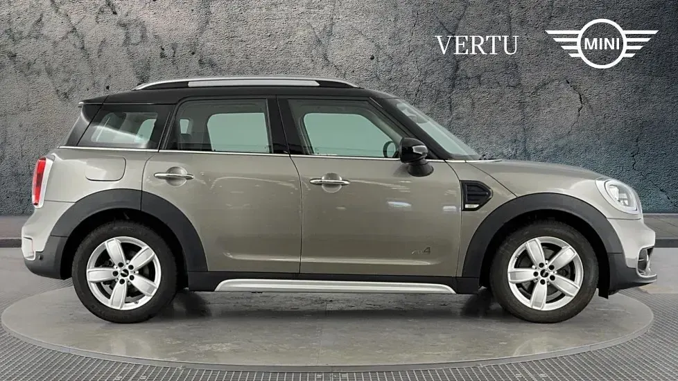 Begagnad Mini Cooper Countryman 134 HK (98 kW) 2017 Silver SUV