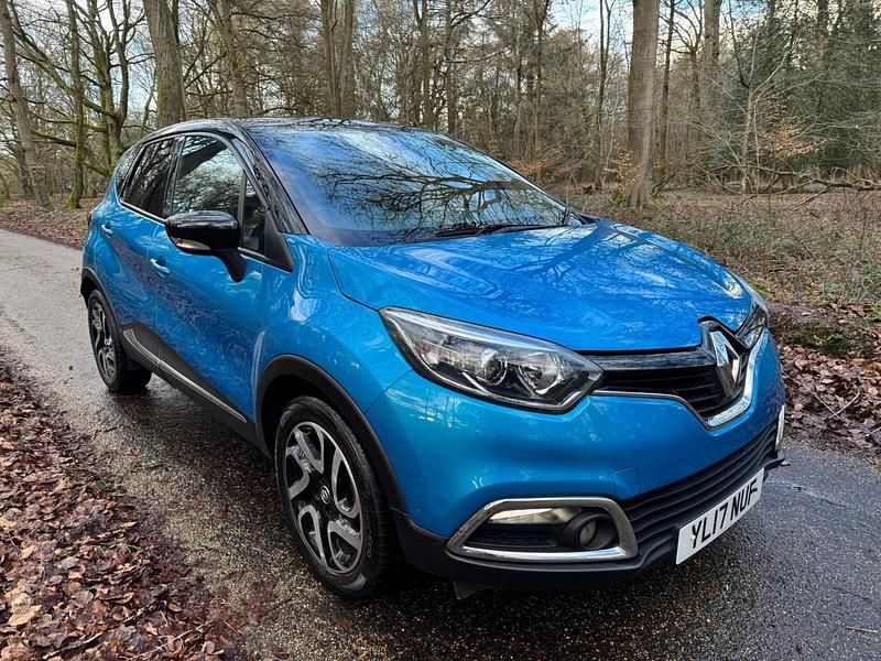 Used Renault Captur Dynamique 90 HP (66 kW) 2017 Blue/black SUV