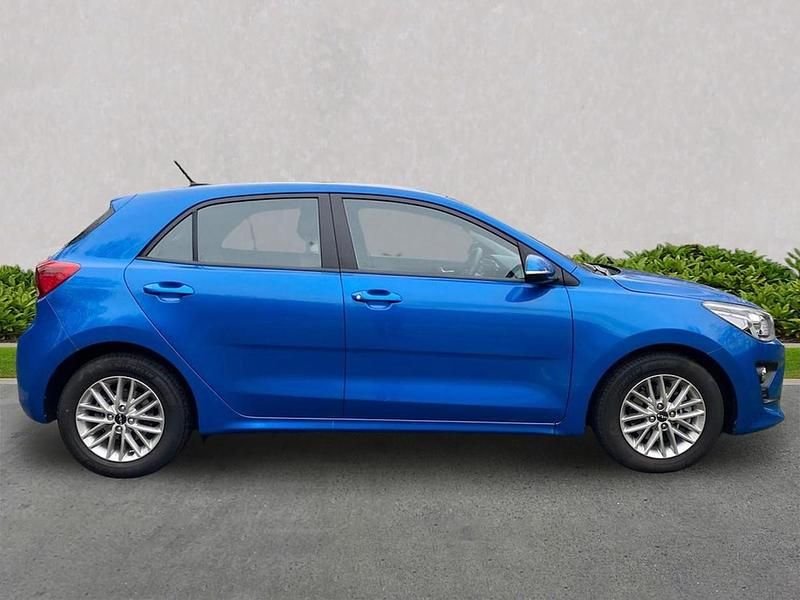 Used Kia Rio 83 HP (61 kW) 2023 Blue Hatchback