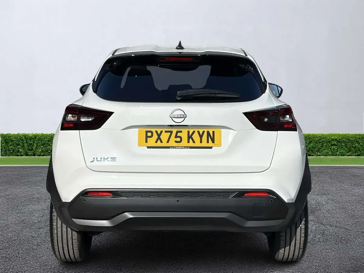 Used Nissan Juke N-Connecta 114 HP (83 kW) 2025 White SUV