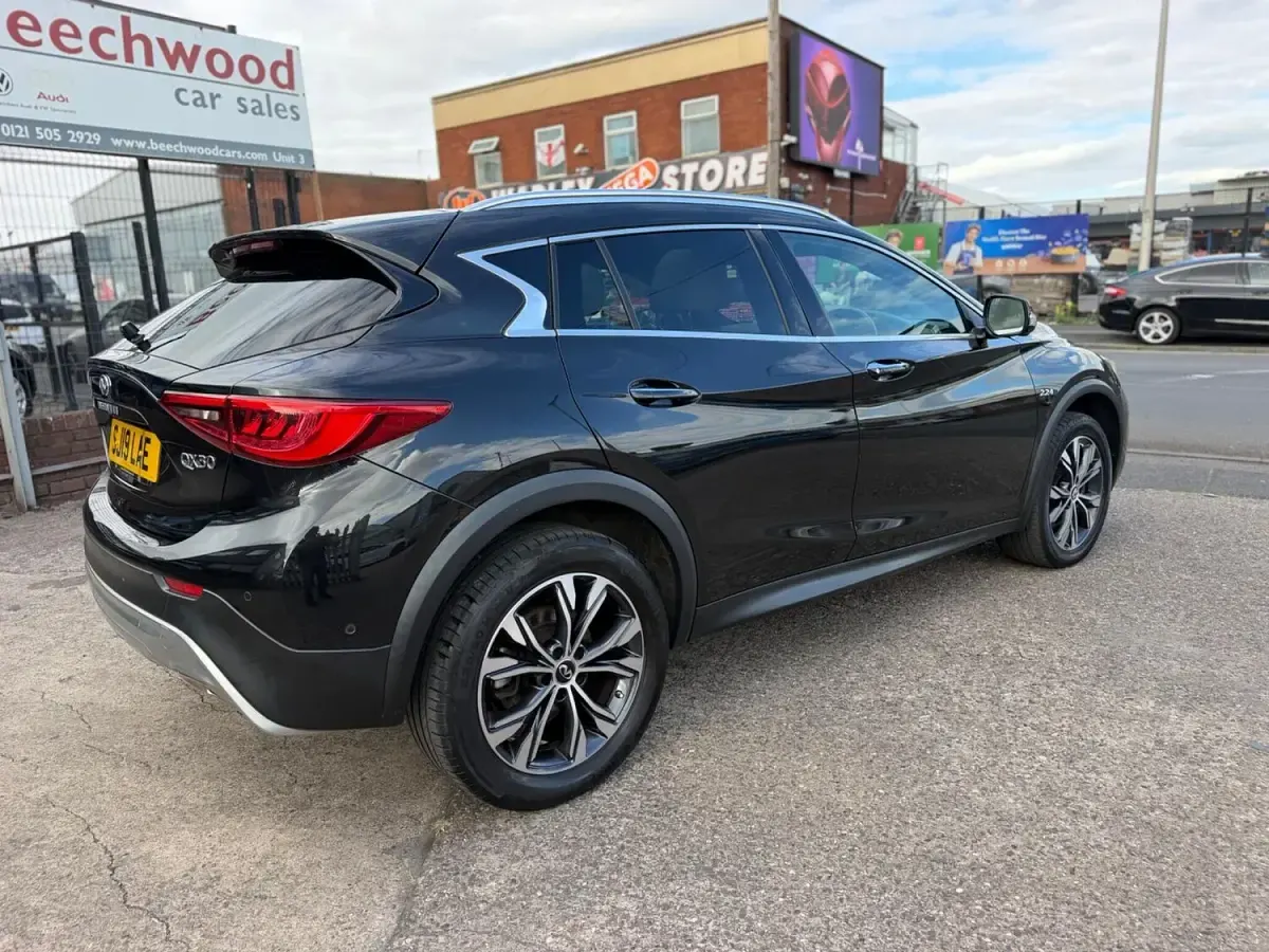 Used Infiniti QX30 Luxe 170 HP (125 kW) 2019 Black MPV