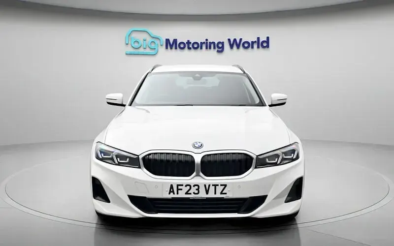 Used BMW 330e Sport Line 292 HP (214 kW) 2023 White Estate