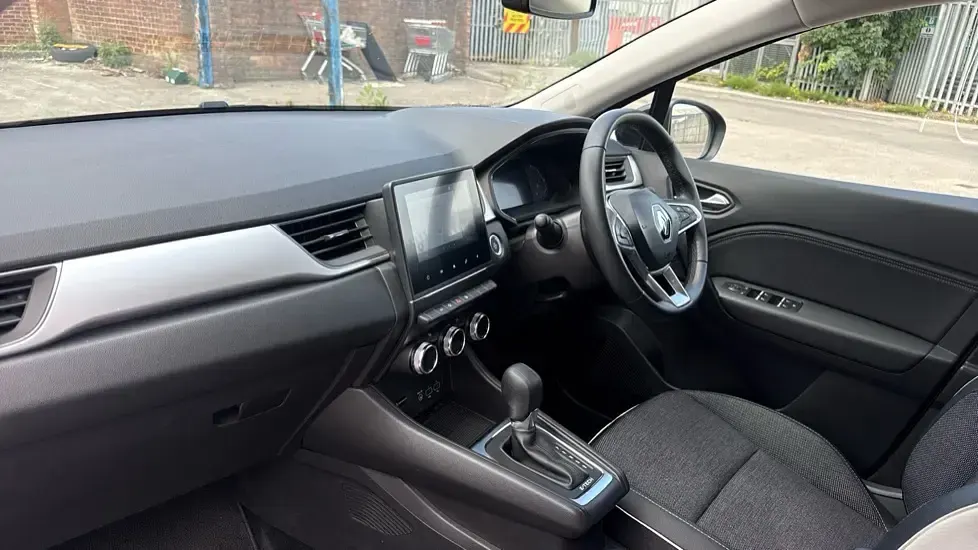 Used Renault Captur Techno 142 HP (104 kW) 2023 Grey SUV