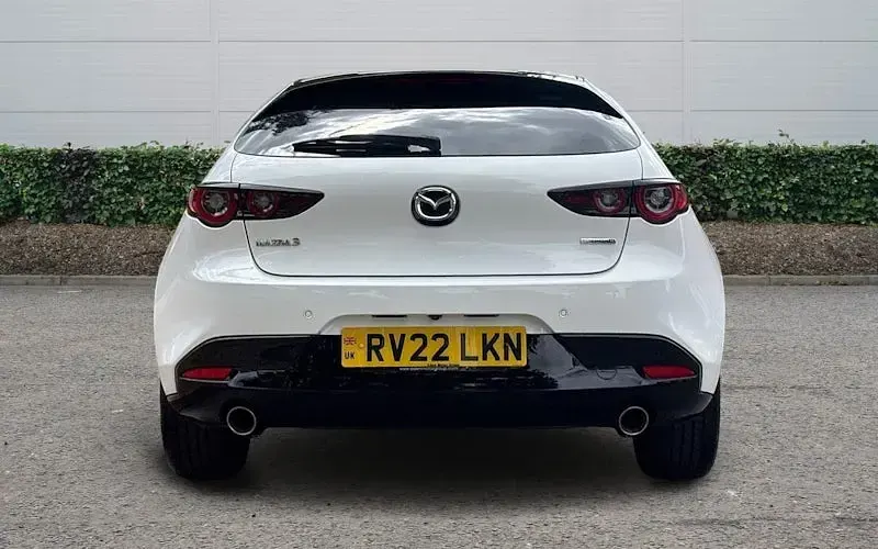 Used Mazda 3 Inclusive 186 HP (136 kW) 2022 White Hatchback