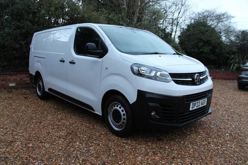 Used Vauxhall Vivaro 100 HP (73 kW) 2022 White MPV
