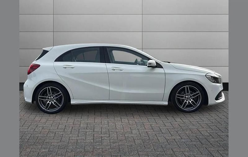 Used Mercedes A180 AMG Line Premium 122 HP (89 kW) 2017 White Hatchback