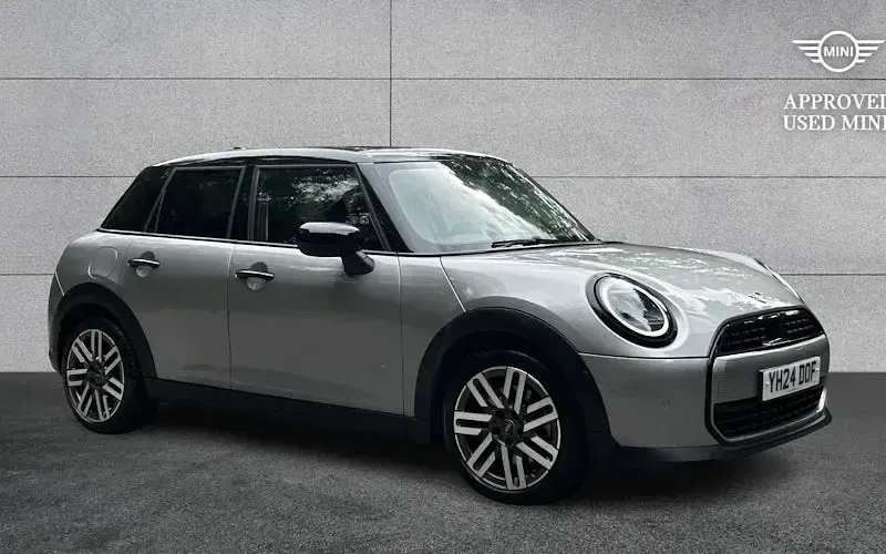 Used Mini Cooper Hatch 156 HP (114 kW) 2024 Hatchback