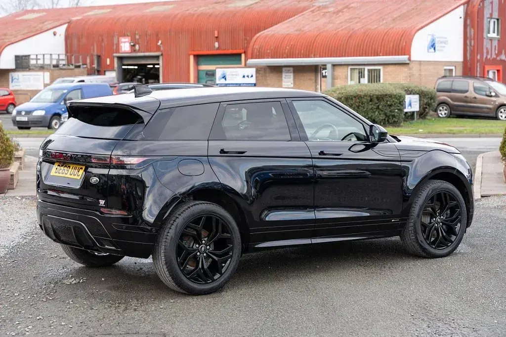 Used Land Rover Range Rover evoque SE Dynamic 180 HP (132 kW) 2019 Black SUV