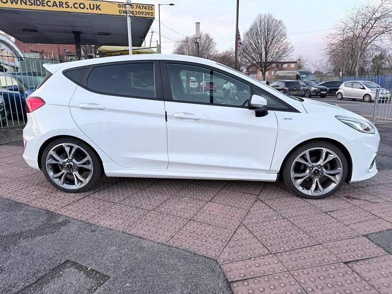 Usado Ford Fiesta ST-Line X 2021 Blanco Utilitario