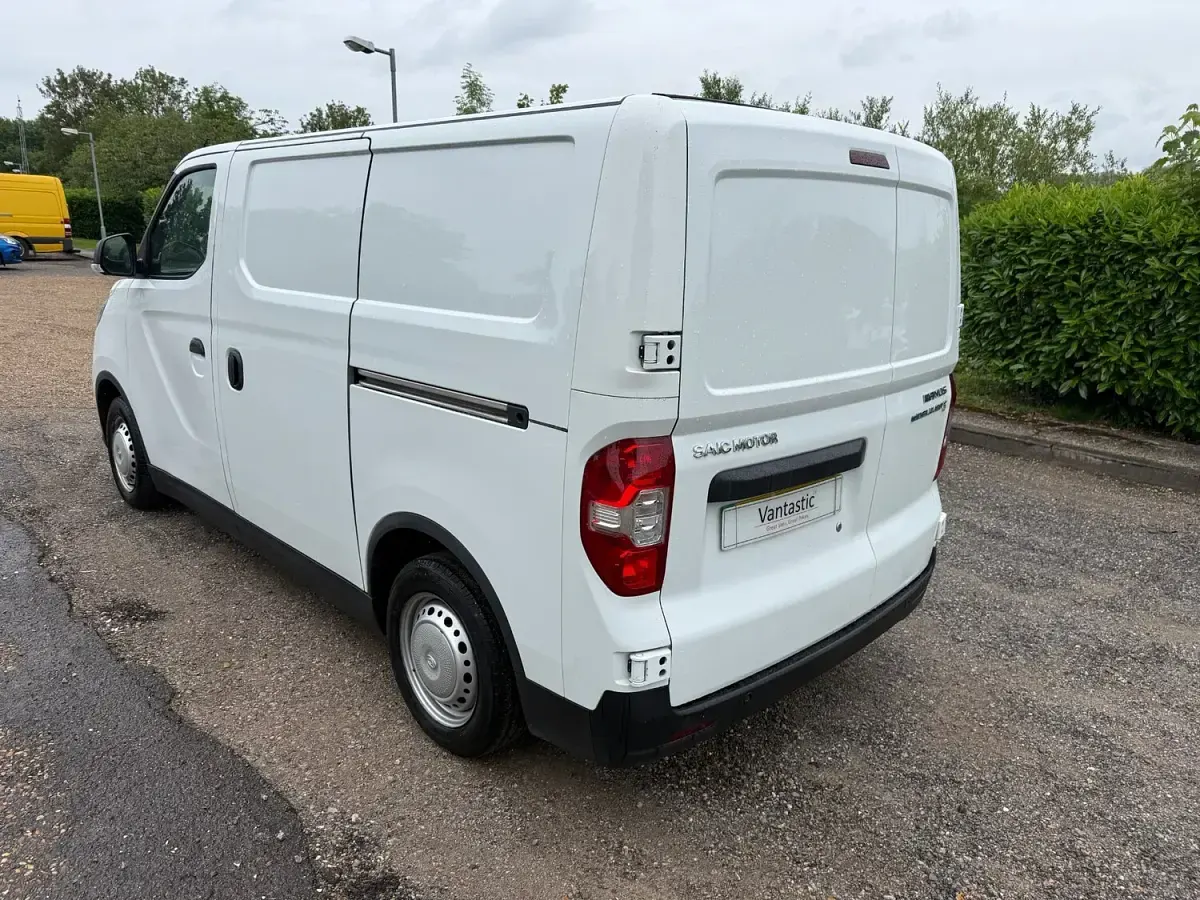 Used Maxus eDeliver 3 89 kW (122 HP) 2021 White Van