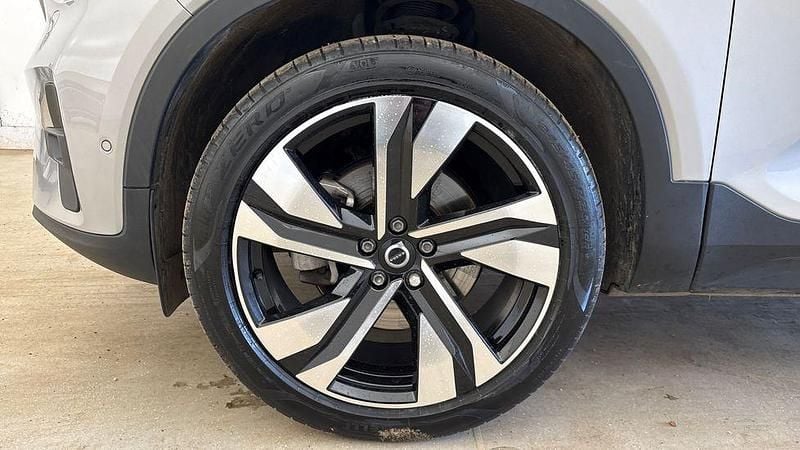 Used Volvo XC40 Ultra 163 HP (119 kW) 2025 Silver SUV