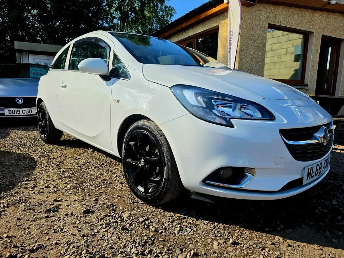 Used Vauxhall Corsa SRi 2018 White Hatchback