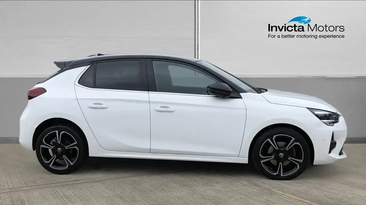 Used Vauxhall Corsa Ultimate 130 HP (95 kW) 2023 White Hatchback