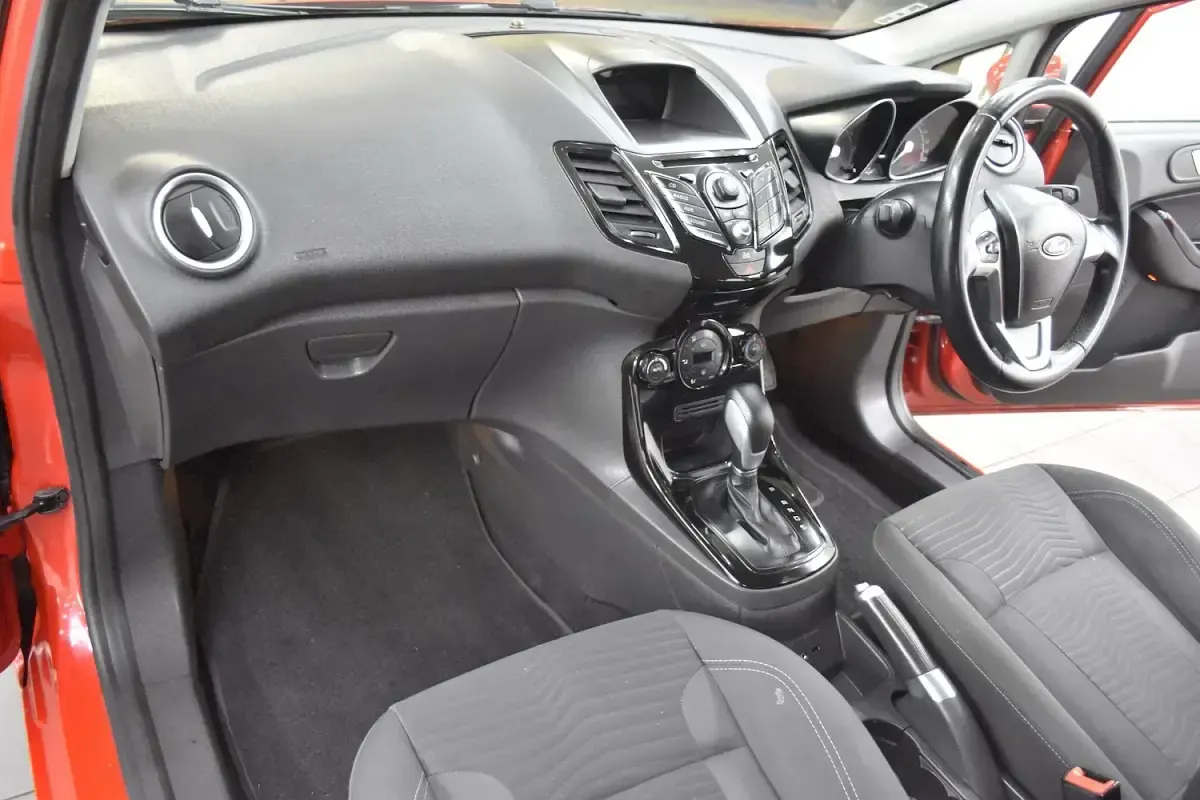 Used Ford Fiesta Zetec 2013 Red Hatchback