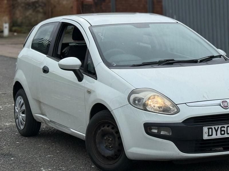 Used Fiat Punto Evo Active 77 HP (56 kW) 2010 White Hatchback