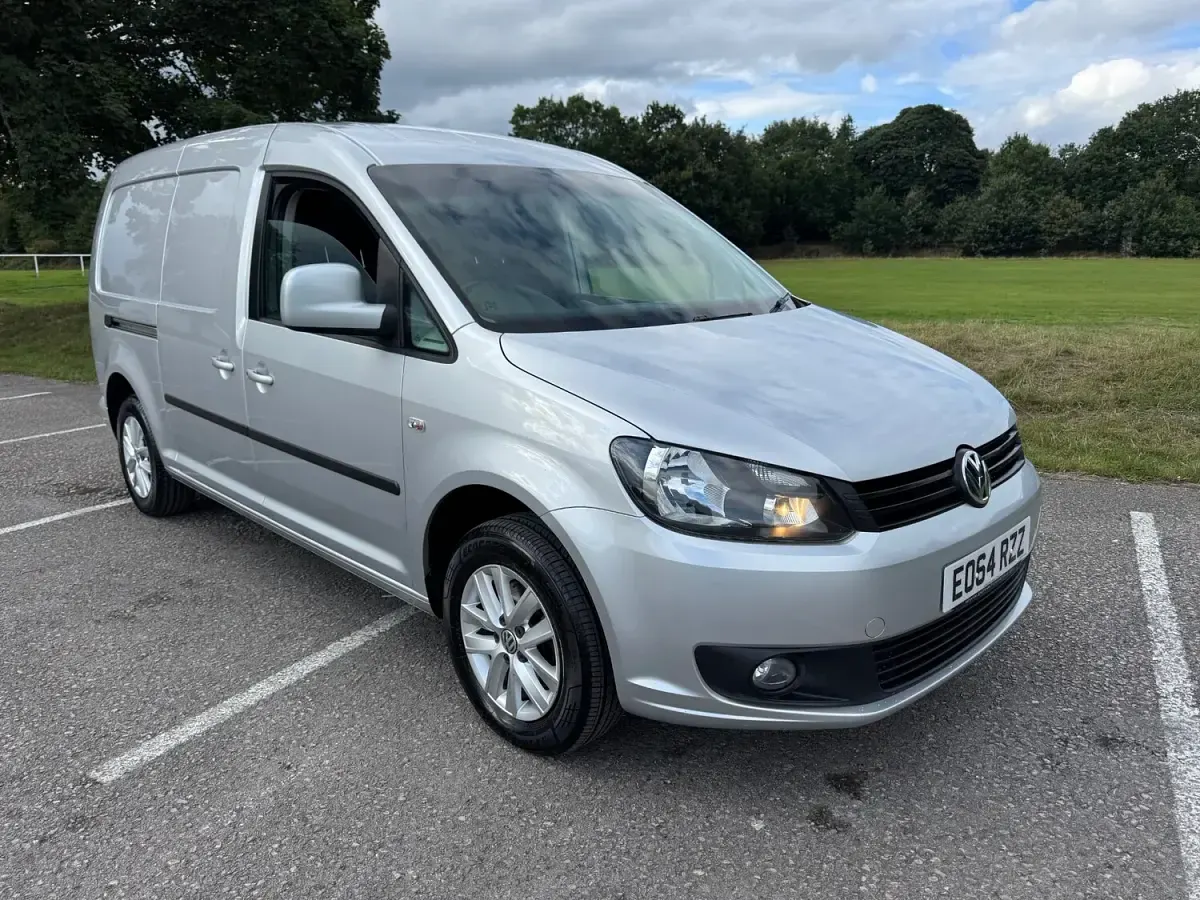 Used VW Caddy Maxi Highline 102 HP (75 kW) 2014 Silver MPV