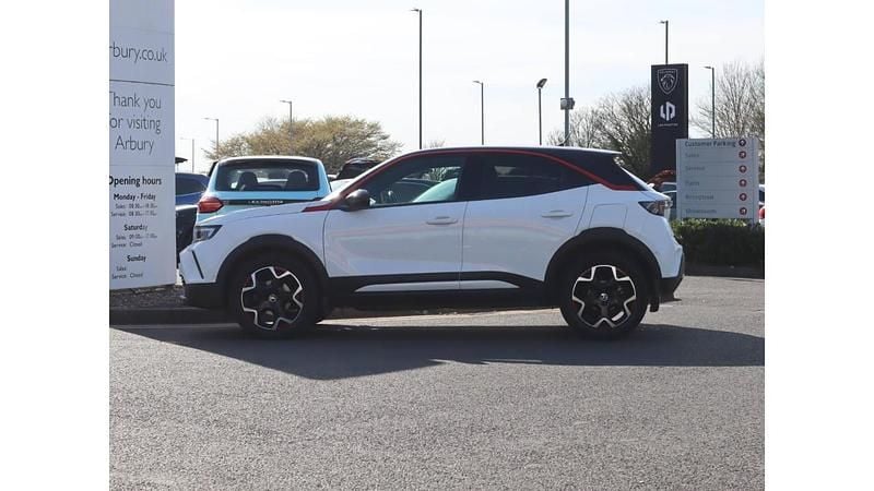 Used Vauxhall Mokka SRi 130 HP (95 kW) 2022 White SUV
