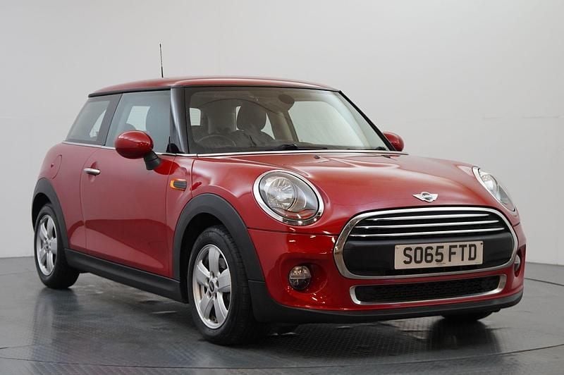 Used Mini ONE Hatch 101 HP (74 kW) 2015 Red Hatchback