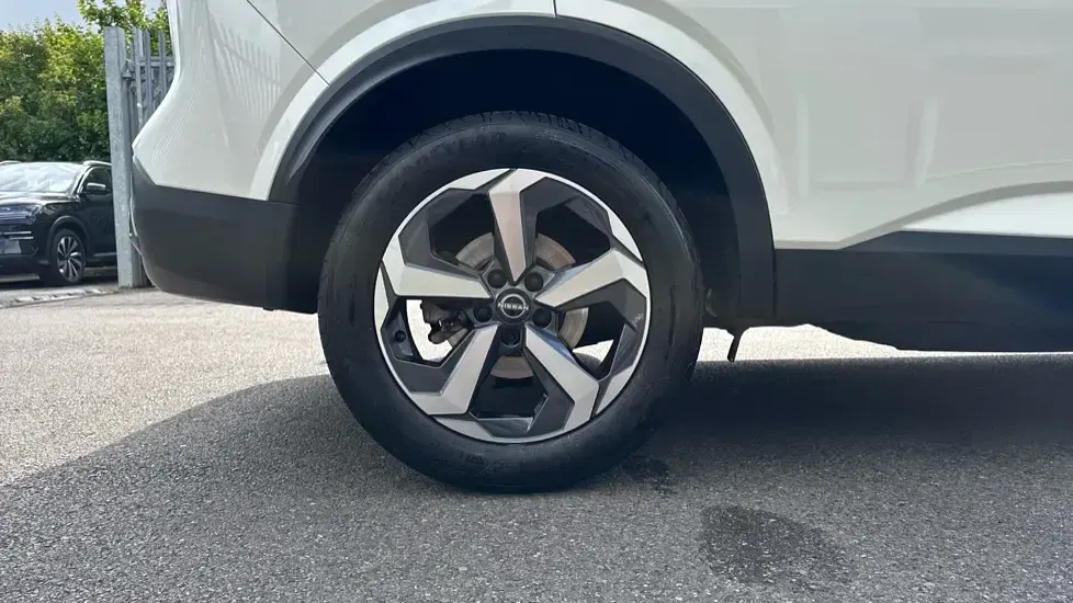 Used Nissan Qashqai N-Connecta 158 HP (116 kW) 2023 White SUV