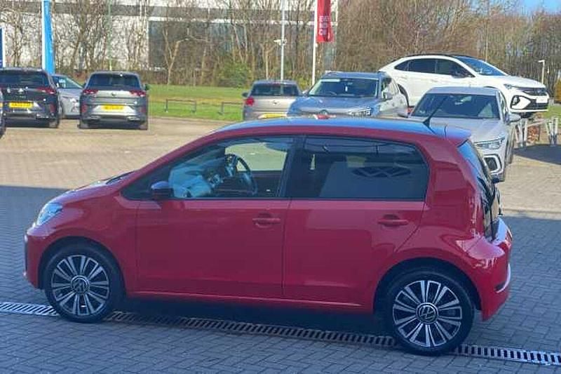 Used VW up! 65 HP (47 kW) 2021 Hatchback