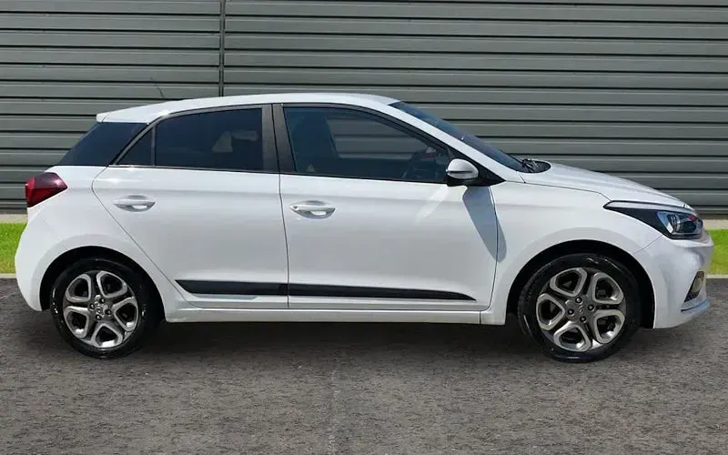 Used Hyundai i20 Premium 101 HP (74 kW) 2020 Hatchback