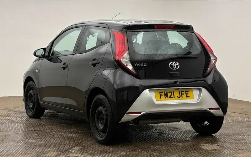 Used Toyota Aygo X-play 72 HP (52 kW) 2021 Black Hatchback