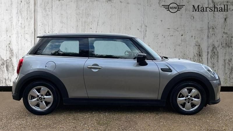Used Mini Cooper Classic 136 HP (100 kW) 2024 Melting silver iii Hatchback