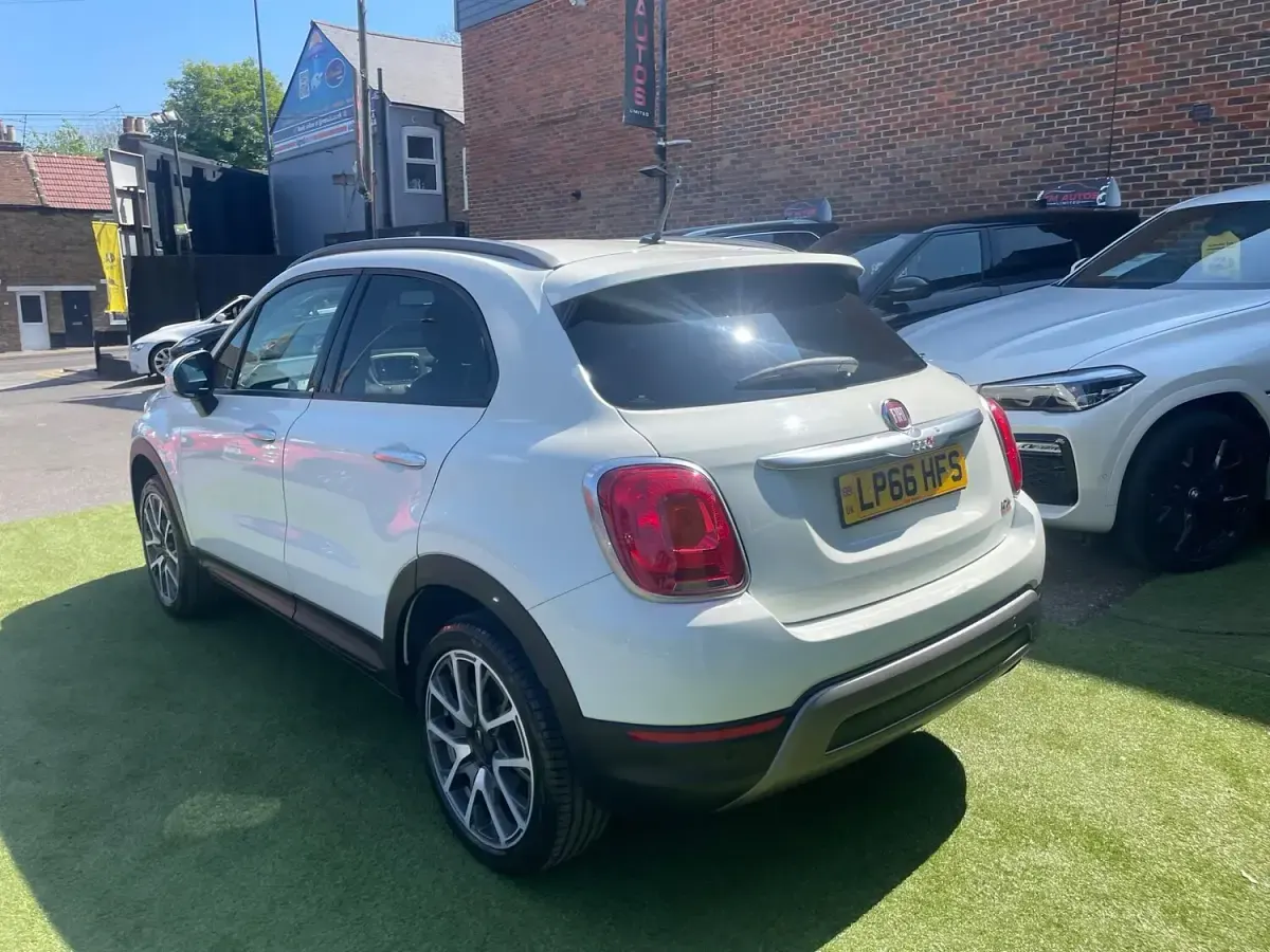 Used Fiat 500X Cross Plus 170 HP (125 kW) 2016 White SUV
