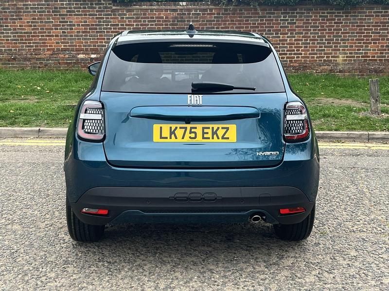 Used Fiat 600 La Prima 99 HP (72 kW) 2025 Green Hatchback