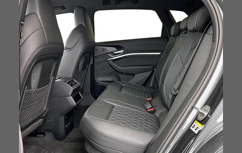 Used Audi e-tron Advanced 369 kW (503 HP) 2023 Grey SUV