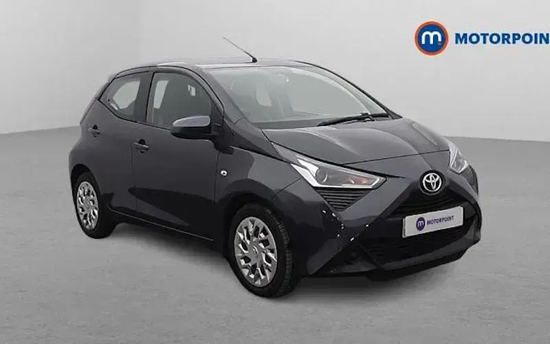 Second-hand Toyota Aygo X-play 72 CP (52 kW) 2019 Hatchback