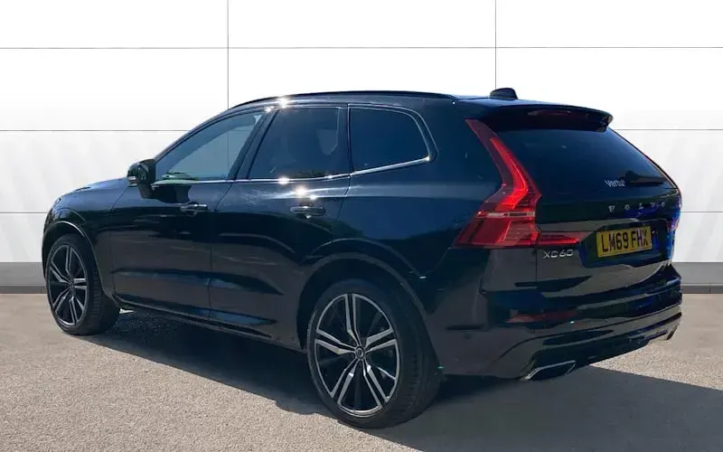 Usado Volvo XC60 R-Design Pro 197 HP (144 kW) 2021 SUV