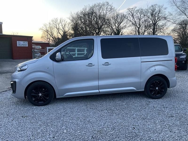 Used Peugeot Traveller Allure 2017 Silver MPV