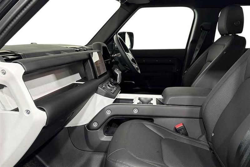 Used Land Rover Defender SE Dynamic 249 HP (183 kW) 2025 Grey SUV