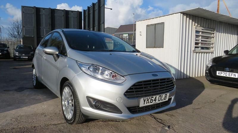 Usado Ford Fiesta Titanium 2014 Prateado Citadino