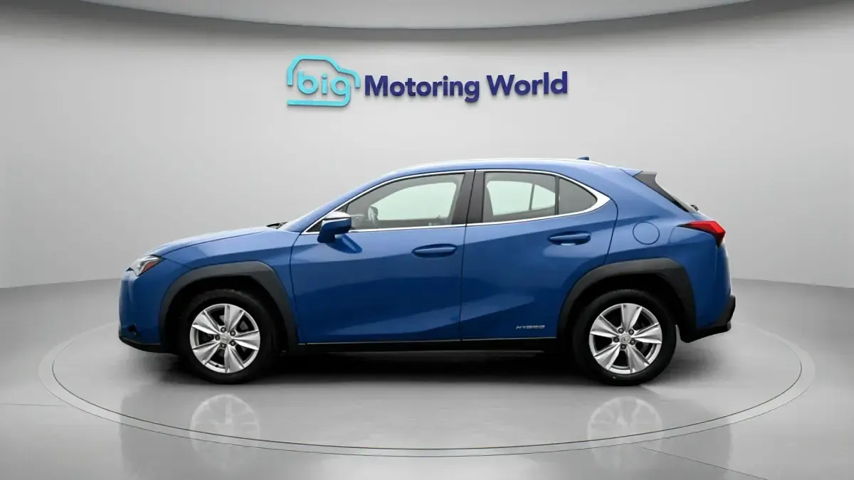 Usado Lexus UX 181 HP (133 kW) 2019 SUV