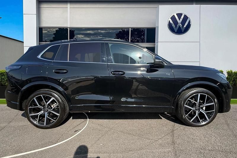 Used VW Tiguan R-line 150 HP (110 kW) 2025 Black SUV